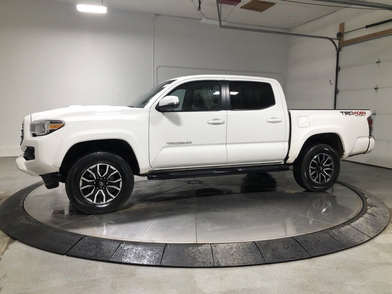 Used 2022 Toyota Tacoma TRD Sport image 4