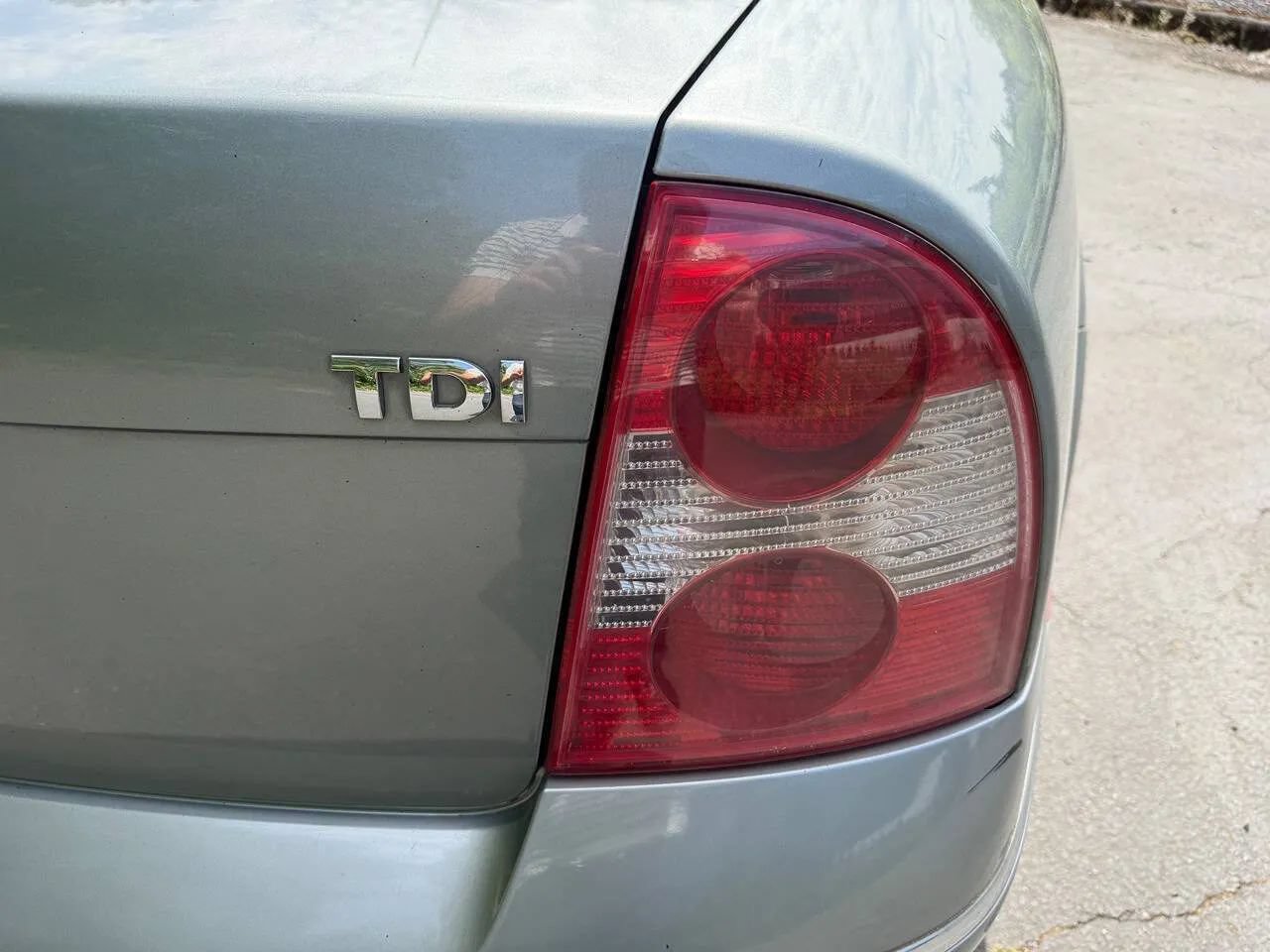 Used 2005 Volkswagen Passat GL FWD image 33