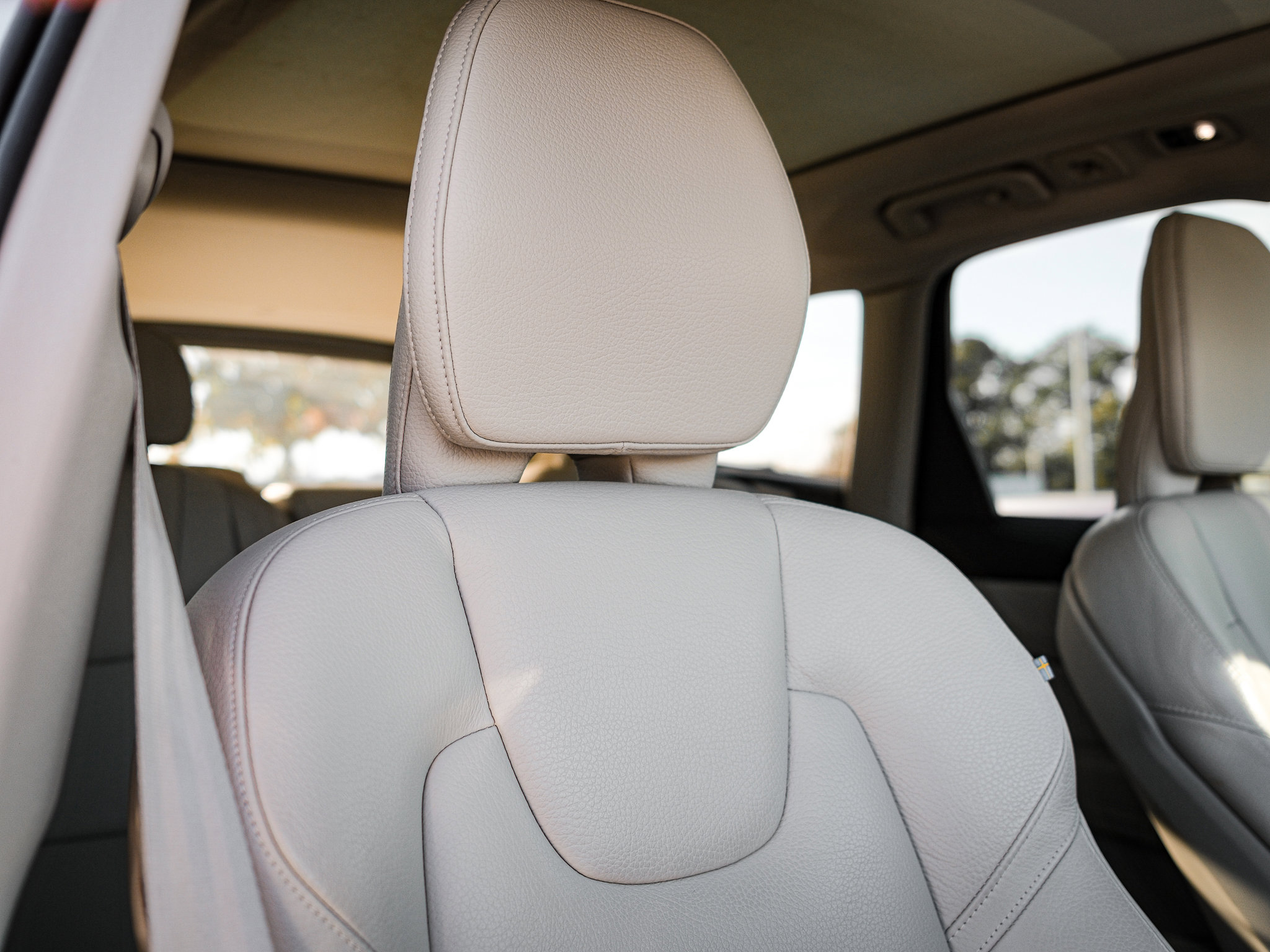 Used 2020 Volvo XC60 T6 Momentum image 34