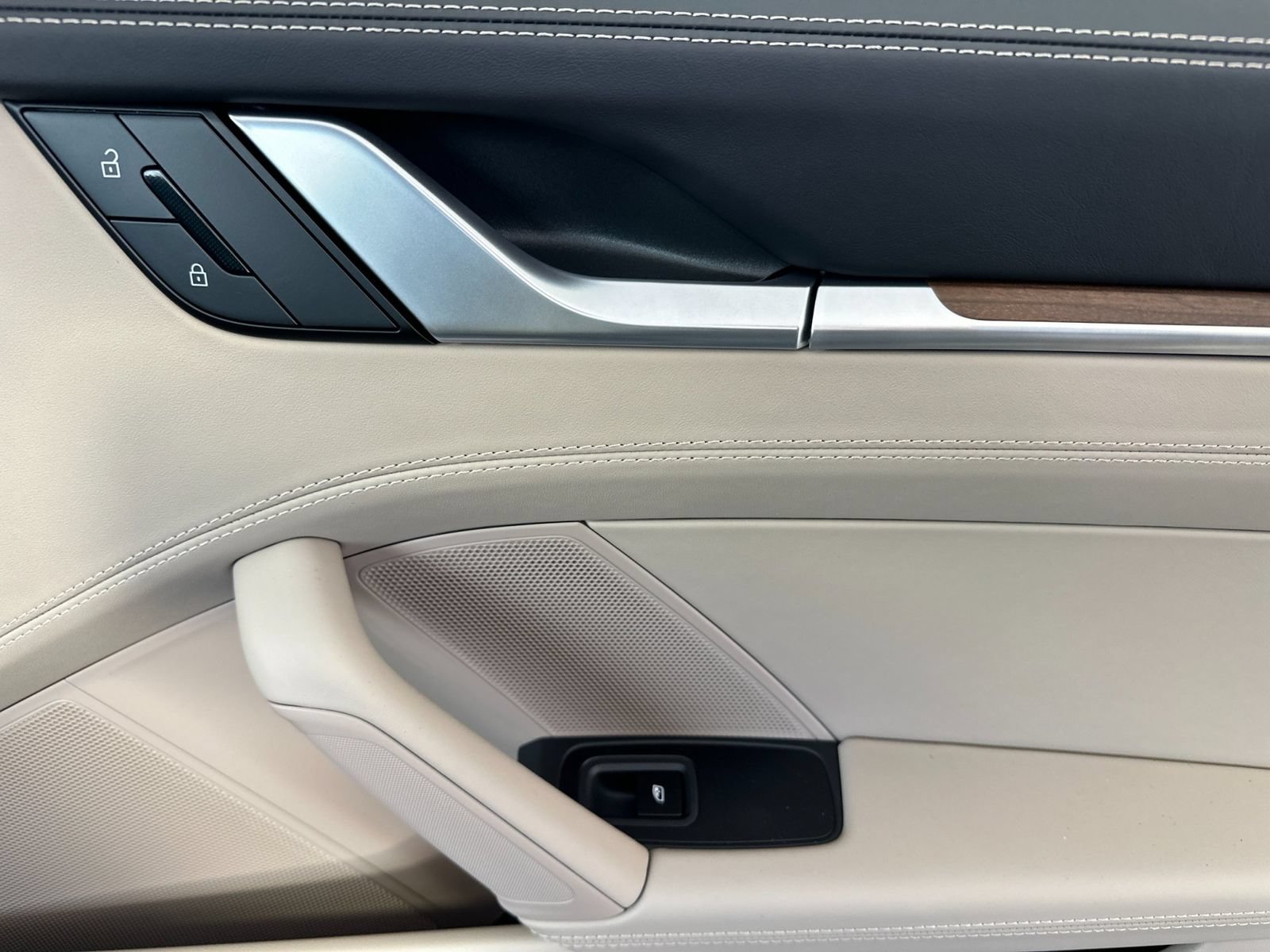 New 2026 Porsche 911 Carrera RWD image 17