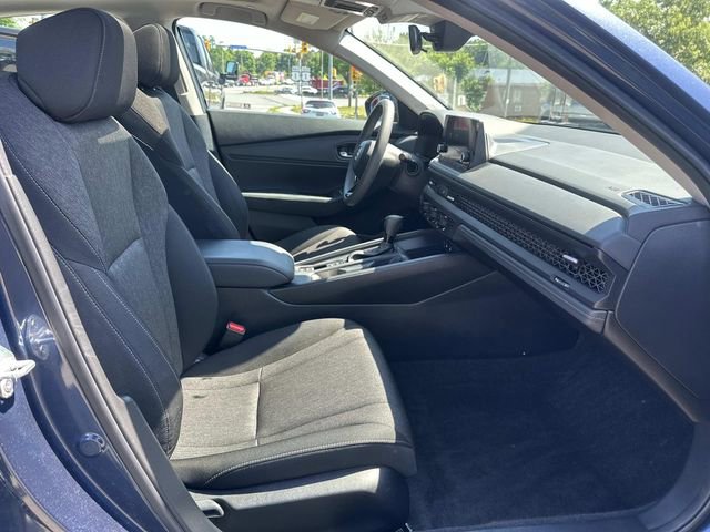 Used 2023 Honda Accord EX image 9