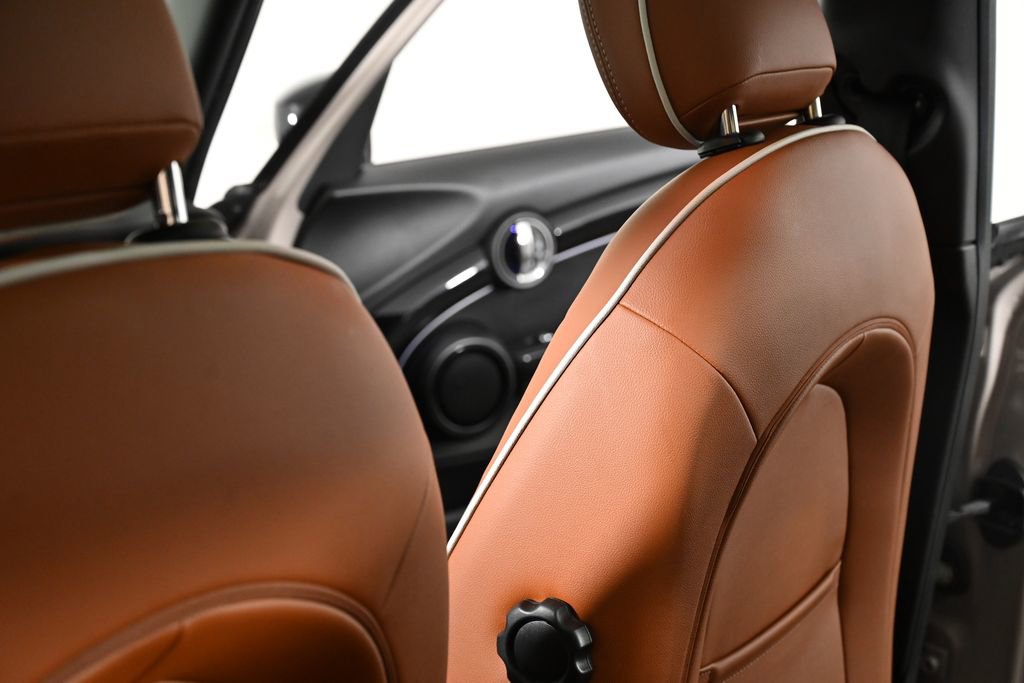 Used 2023 MINI Cooper S w/ Signature Upholstery Package image 30