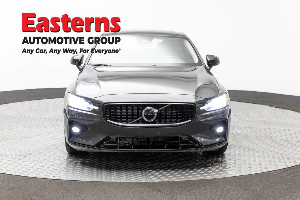 Used 2024 Volvo S60 B5 Core AWD/4WD image 2
