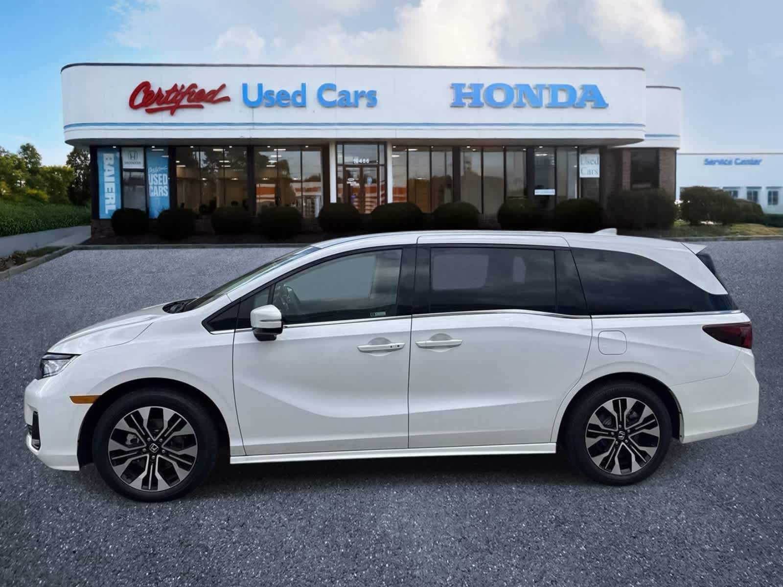 Used 2026 Honda Odyssey Elite image 2