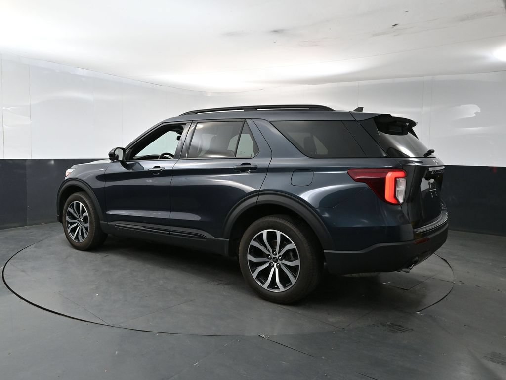 Used 2023 Ford Explorer ST-Line AWD/4WD image 3