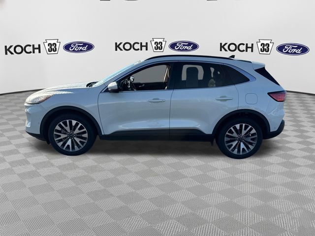 Used 2020 Ford Escape Titanium image 4