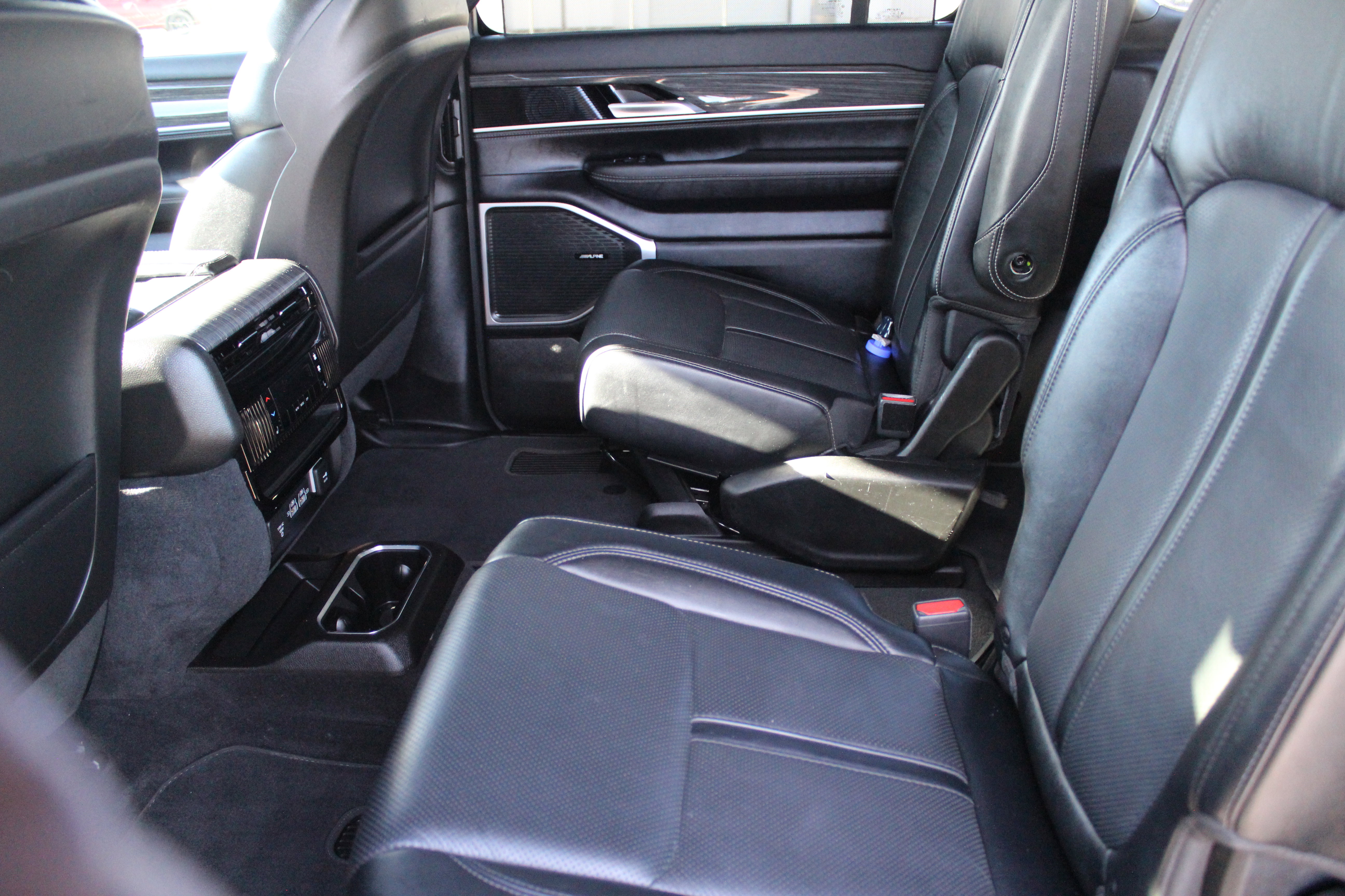 Used 2022 Jeep Wagoneer Series III w/ Convenience Group I image 26