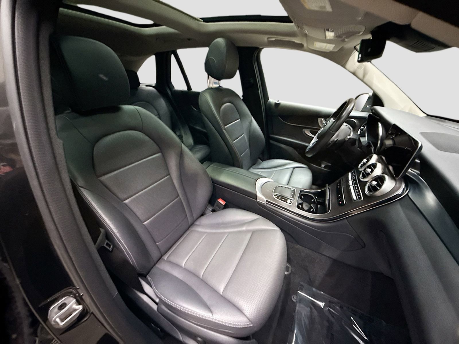 Used 2022 Mercedes-Benz GLC 300 image 28