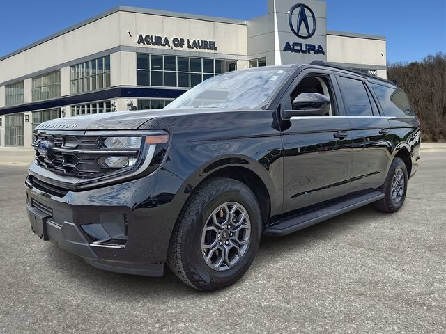 Used 2025 Ford Expedition Max Active AWD/4WD image 3