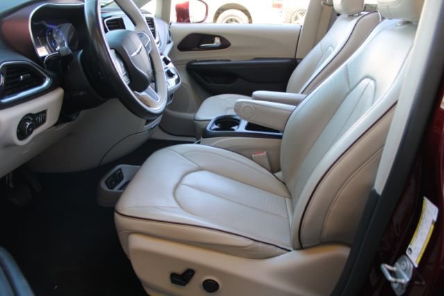 Used 2020 Chrysler Pacifica Limited FWD image 8