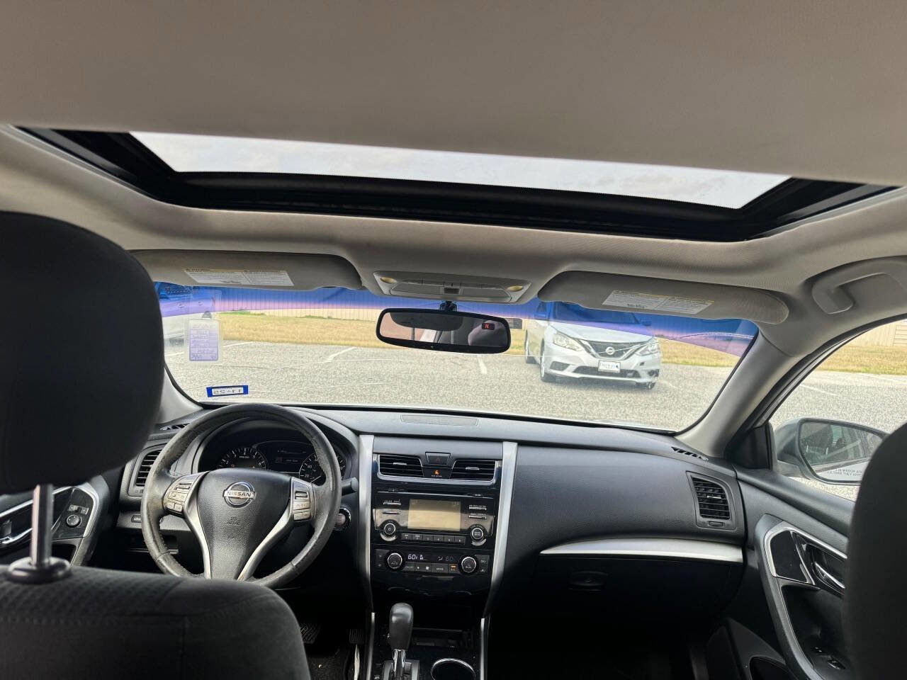 Used 2014 Nissan Altima 2.5 SV w/ Convenience Package image 11