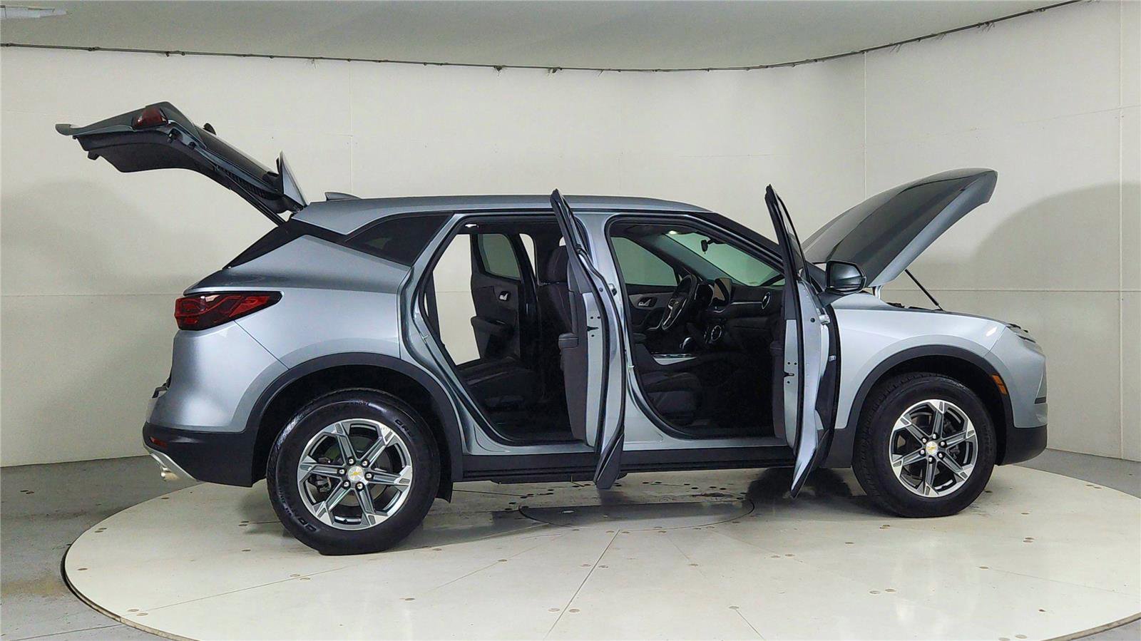 Used 2024 Chevrolet Blazer LT image 12