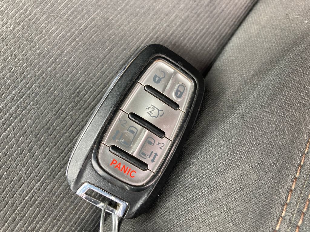 Used 2017 Chrysler Pacifica Touring Plus w/ Tire & Wheel Group image 39