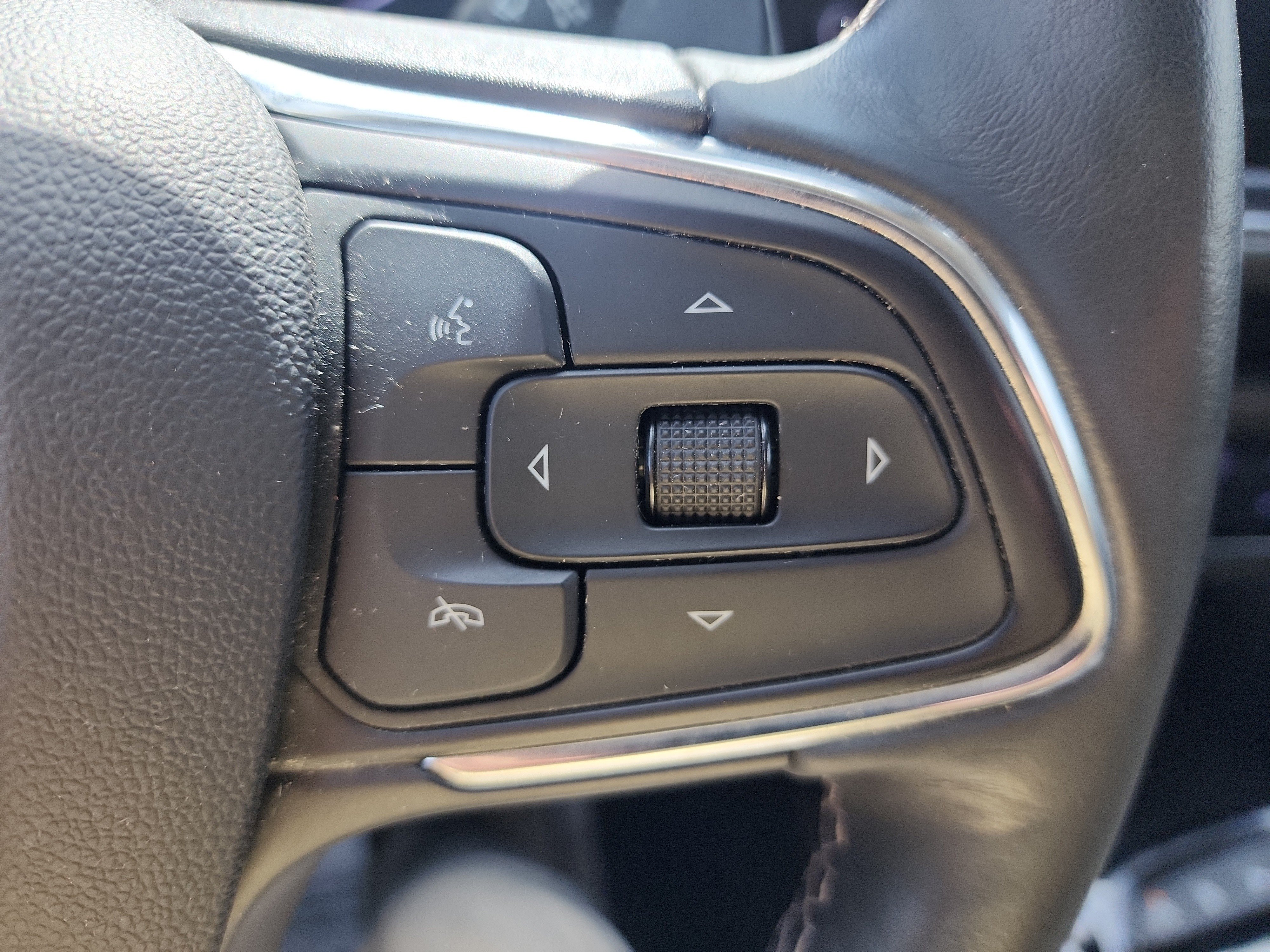 Certified 2022 Buick Envision Essence w/ Safety Package AWD/4WD image 18
