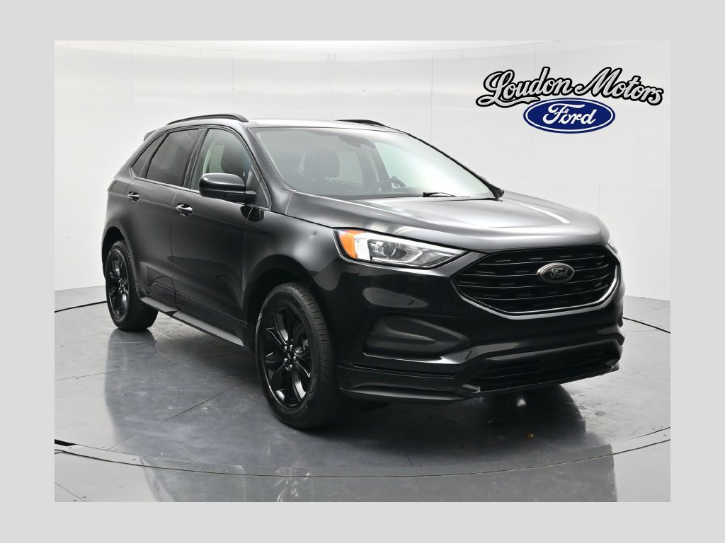 Used 2024 Ford Edge SE w/ Black Appearance Package