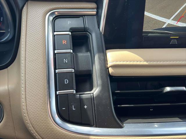 Used 2024 Chevrolet Suburban Premier AWD/4WD image 29