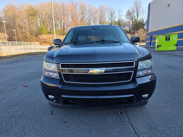 Used 2011 Chevrolet Suburban LT w/ Luxury Package image 2