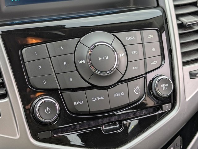 Used 2015 Chevrolet Cruze LT image 18