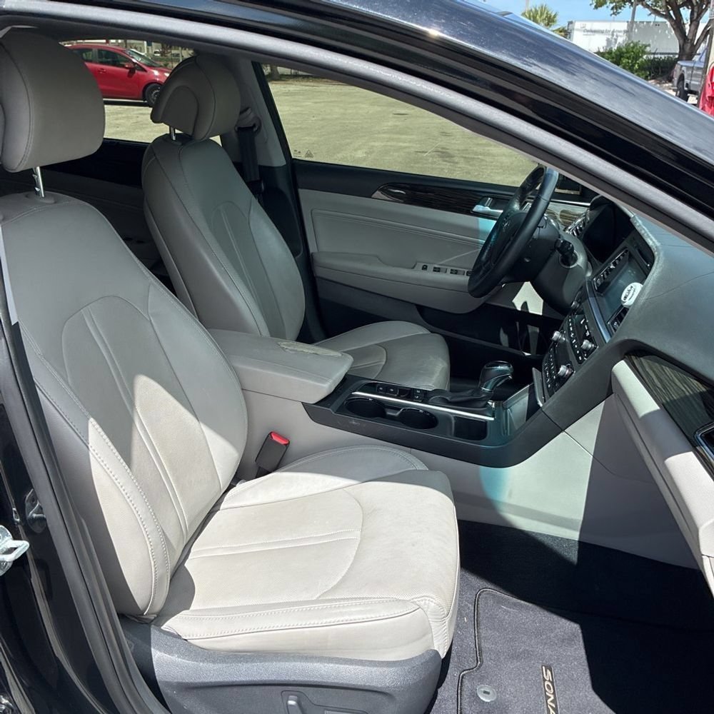 Used 2016 Hyundai Sonata Limited w/ Option Group 04 FWD image 6