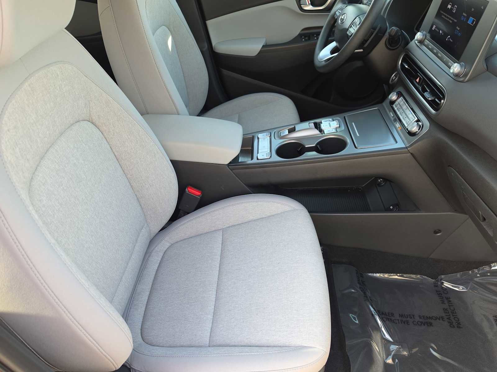 Used 2023 Hyundai Kona SE image 18