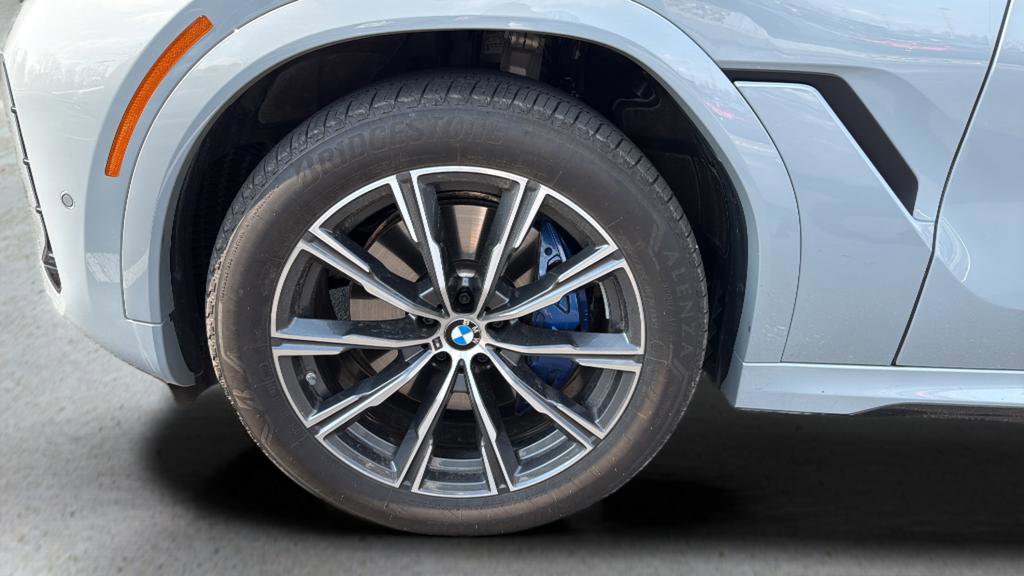 Used 2026 BMW X6 xDrive40i AWD/4WD image 16