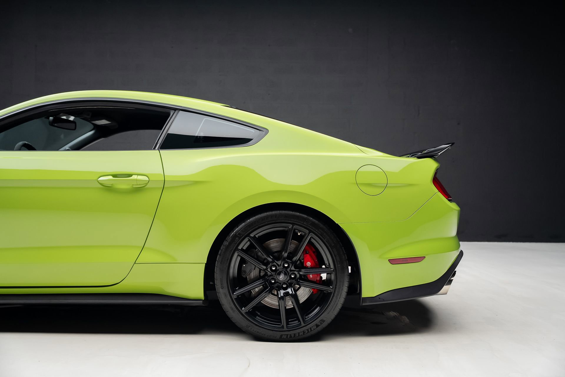 Used 2020 Ford Mustang Shelby GT500 w/ Technology Package image 23