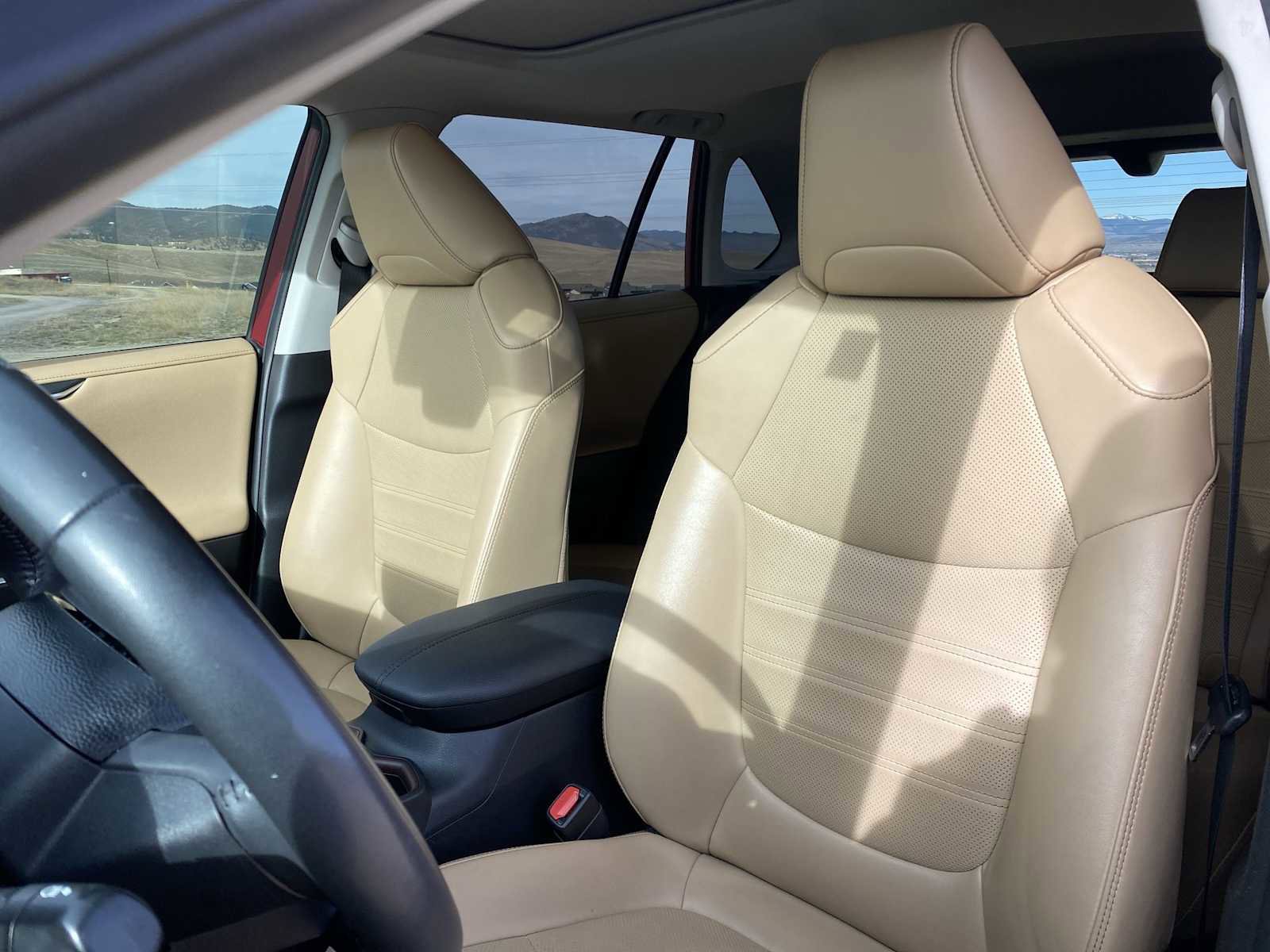 Used 2021 Toyota RAV4 Limited AWD/4WD image 19