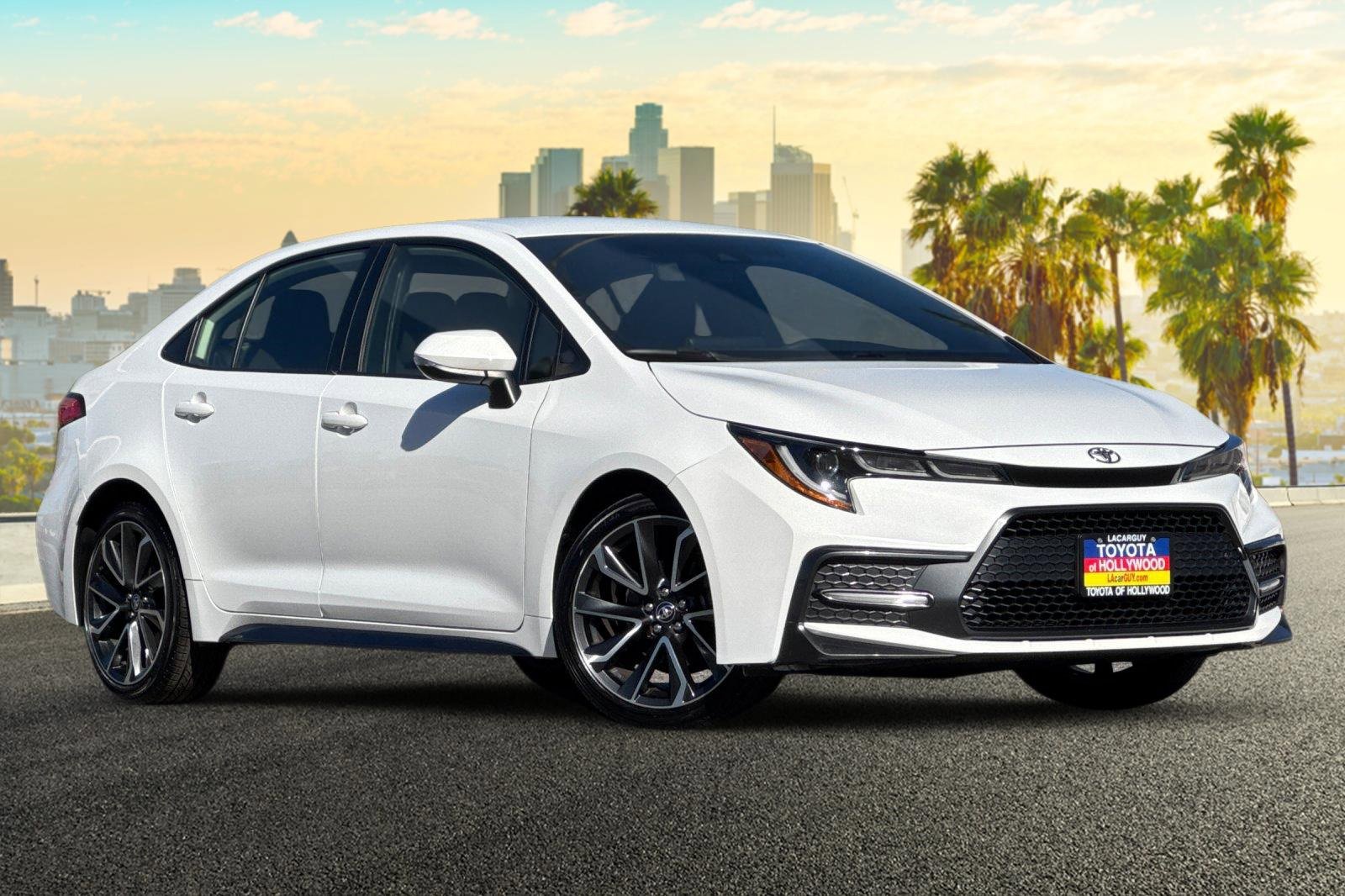 Used 2022 Toyota Corolla SE image 2