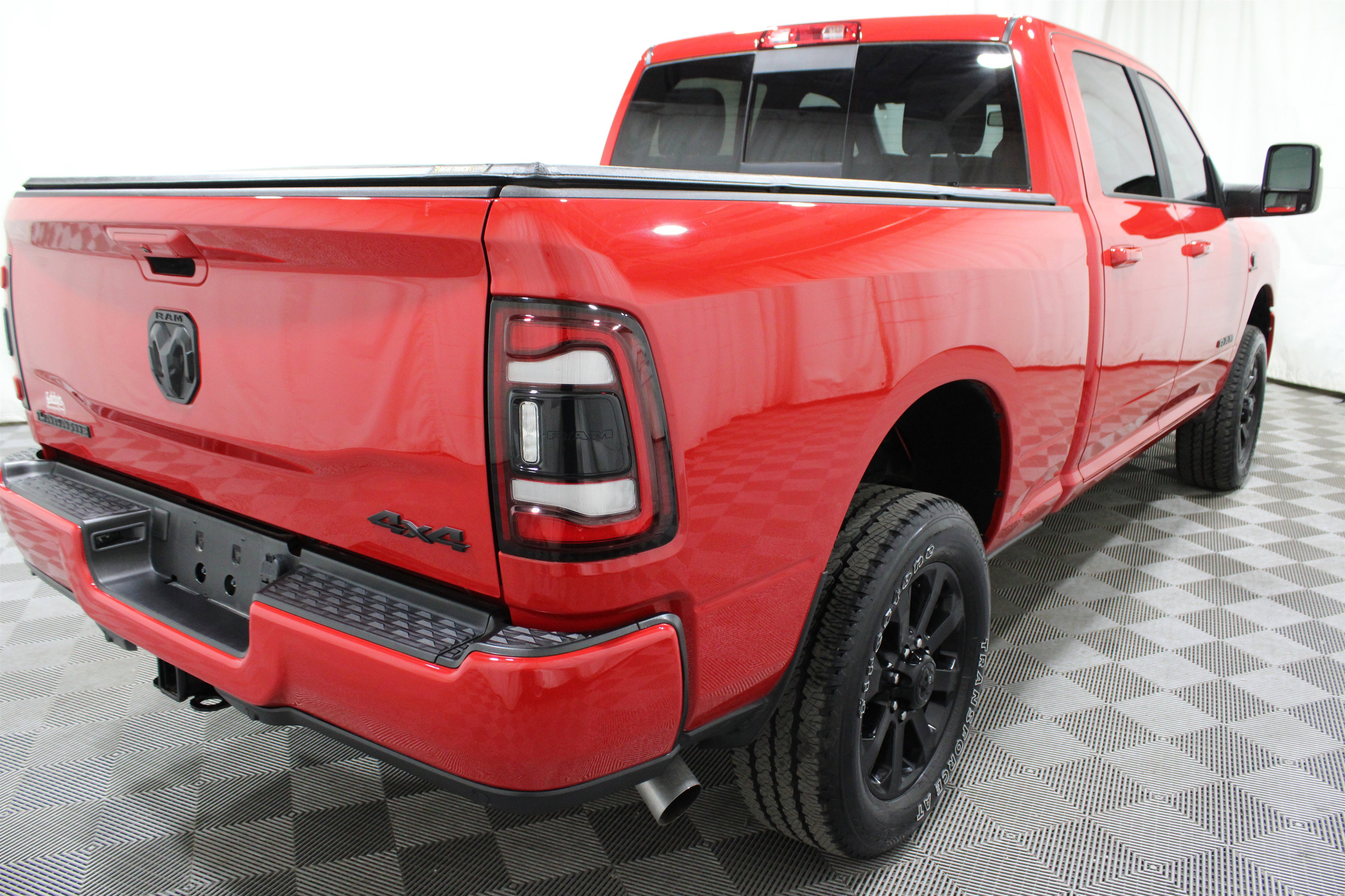 Used 2024 RAM 2500 Laramie w/ Night Edition image 33