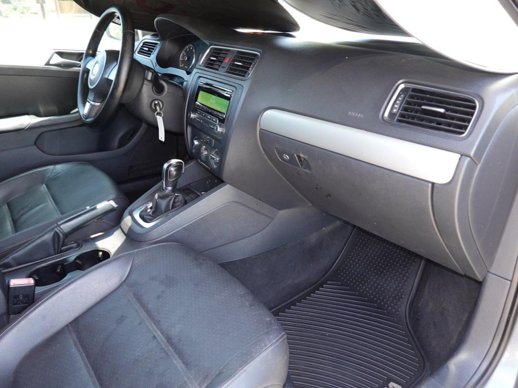 Used 2013 Volkswagen Jetta SE FWD image 20