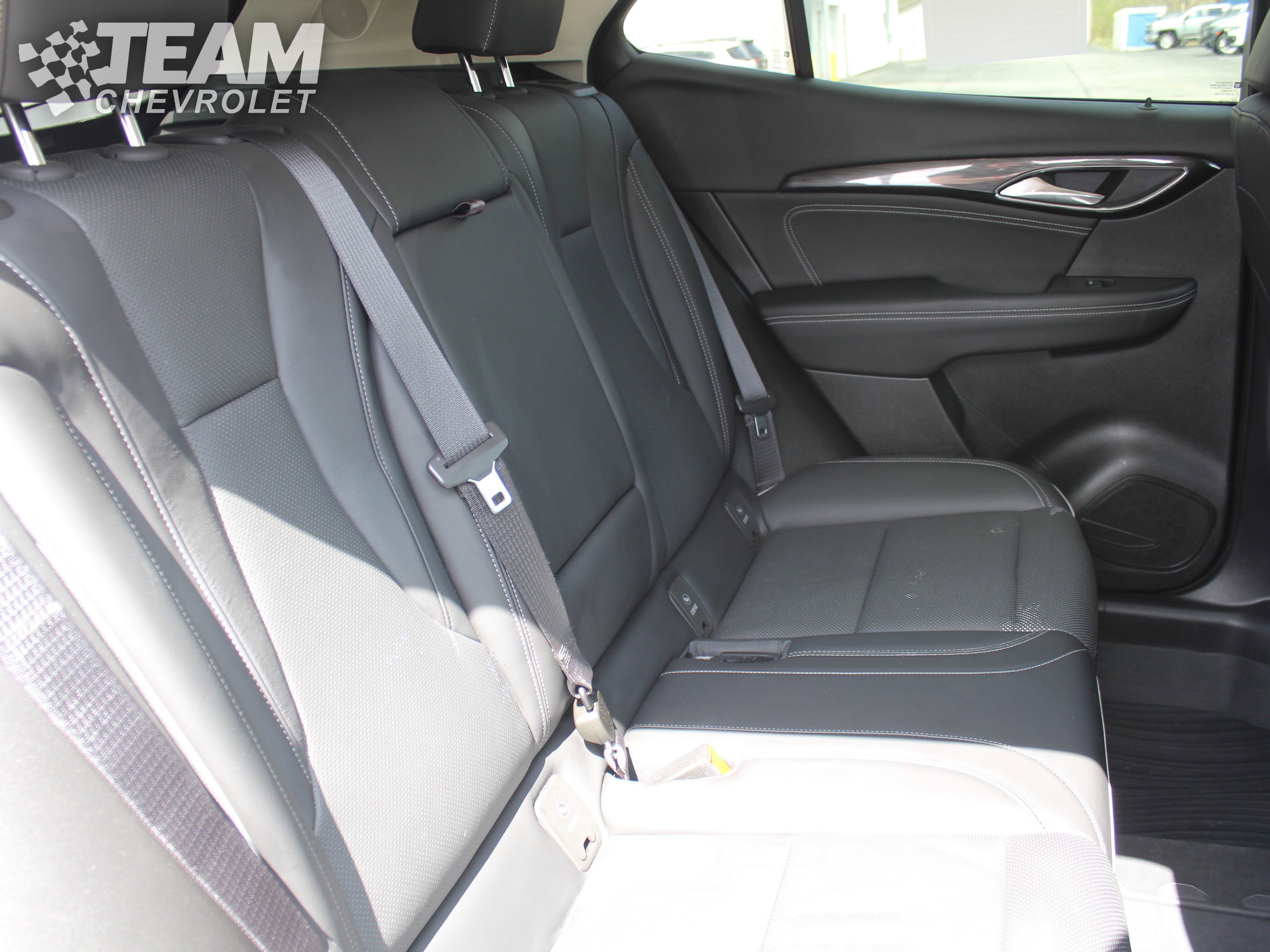 Used 2023 Buick Envision Essence image 24