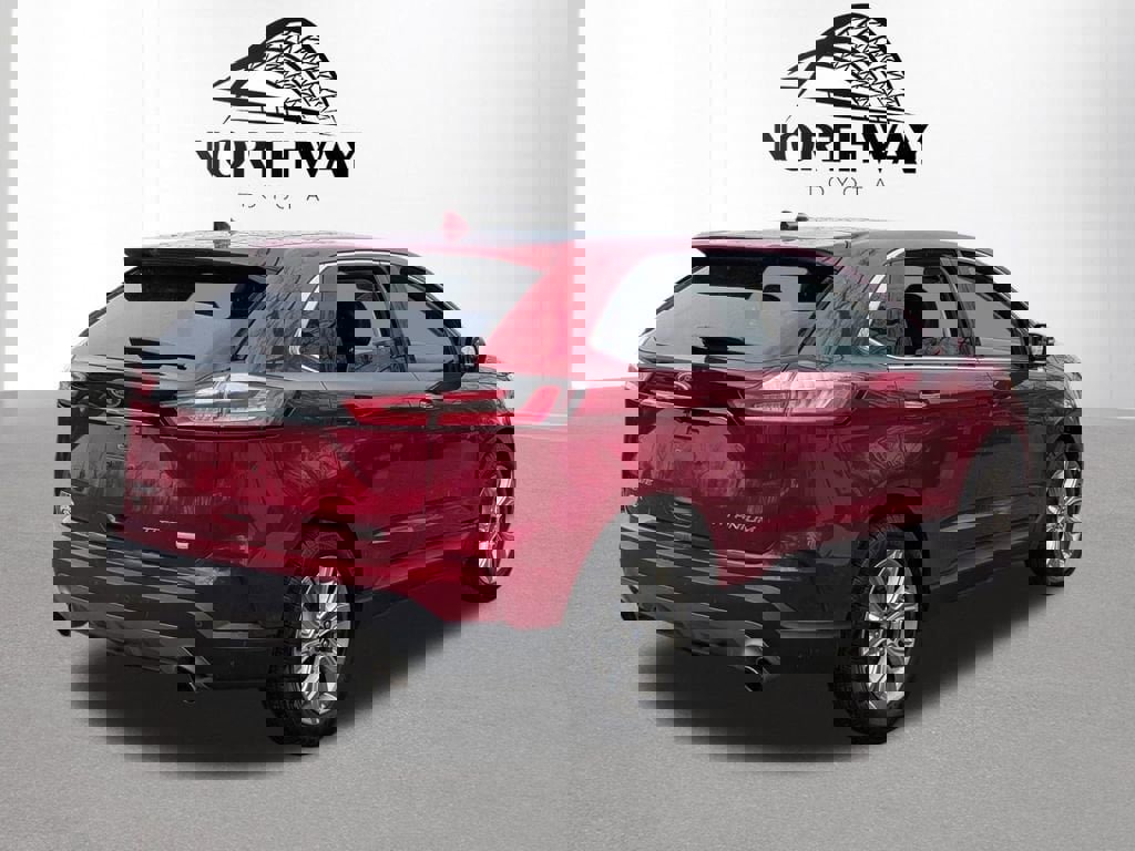 Used 2019 Ford Edge Titanium w/ Cold Weather Package AWD/4WD image 4