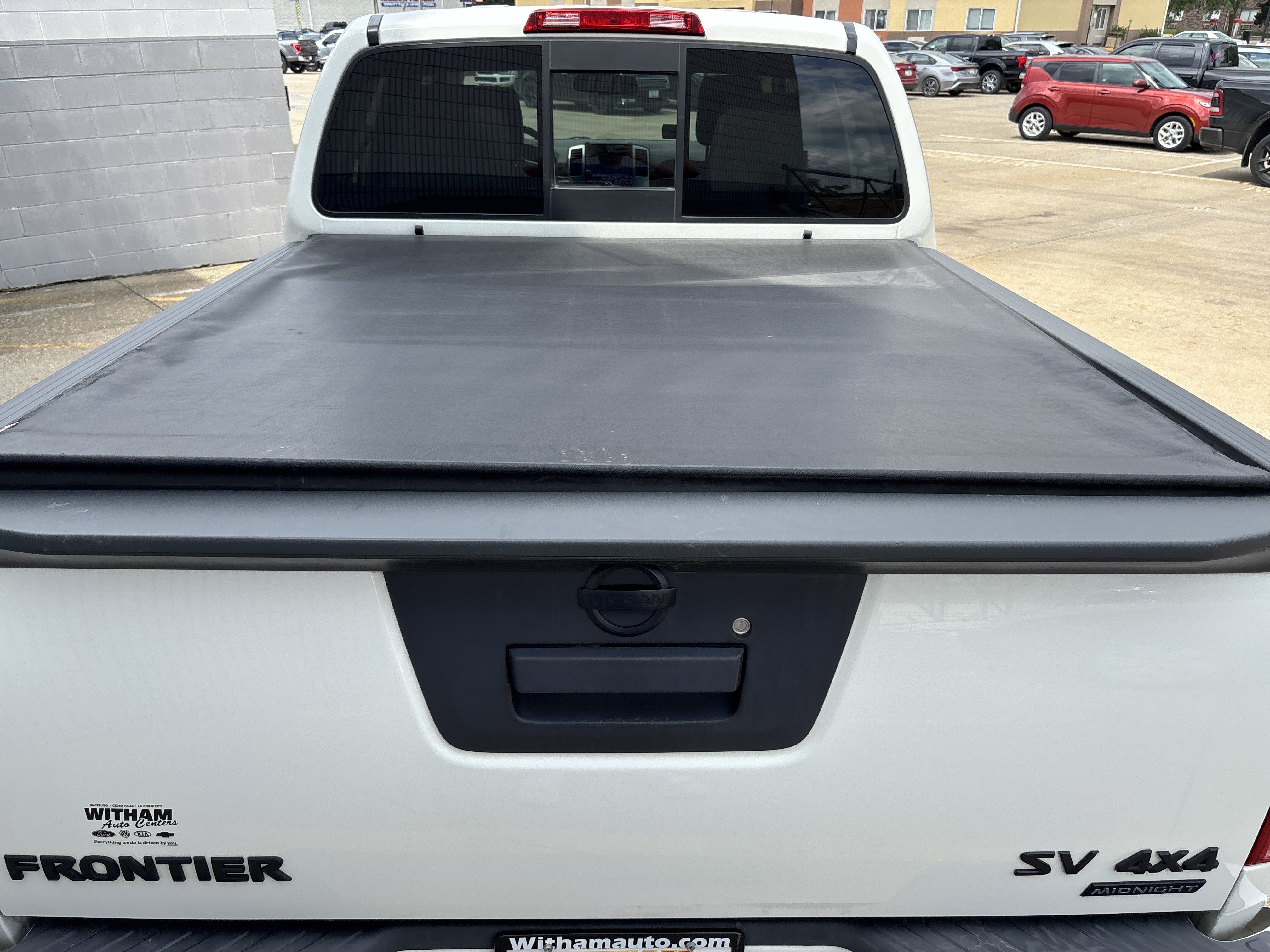 Used 2020 Nissan Frontier SV w/ Midnight Edition Floor Mats AWD/4WD image 17