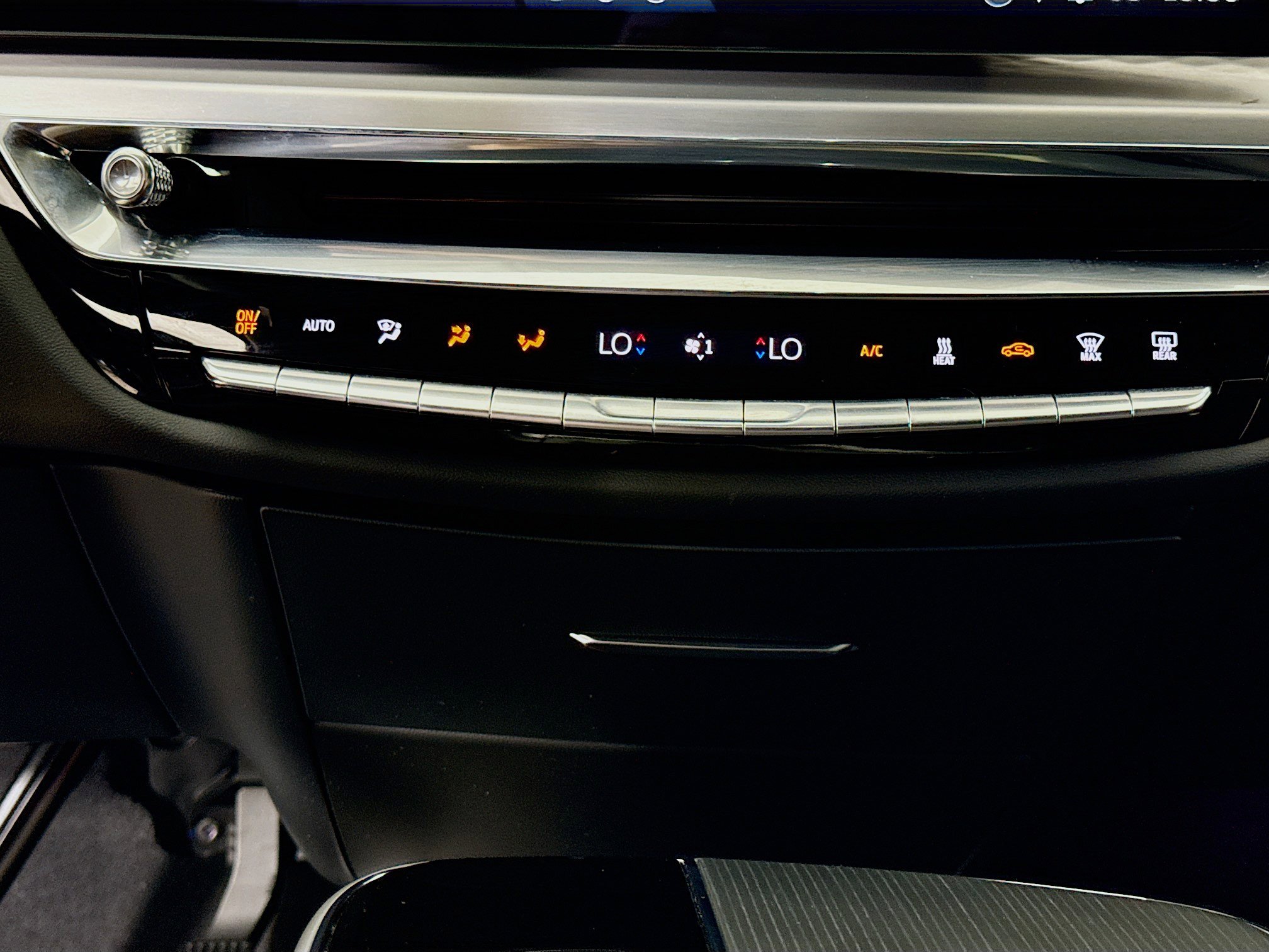 Used 2025 Cadillac Lyriq Luxury RWD image 16