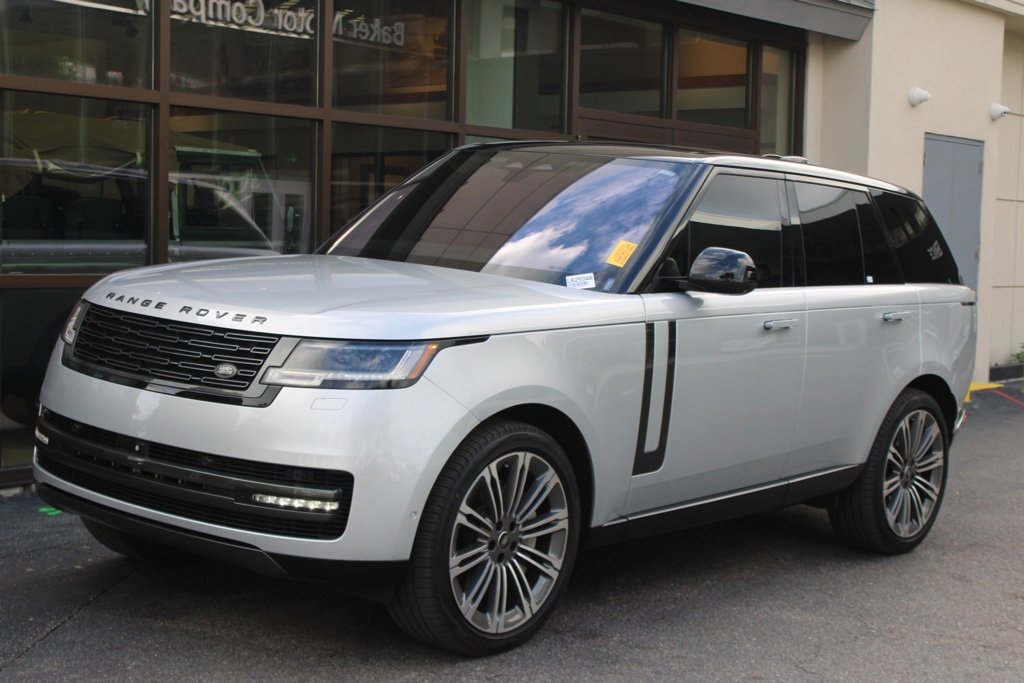 Used 2023 Land Rover Range Rover SE video 2