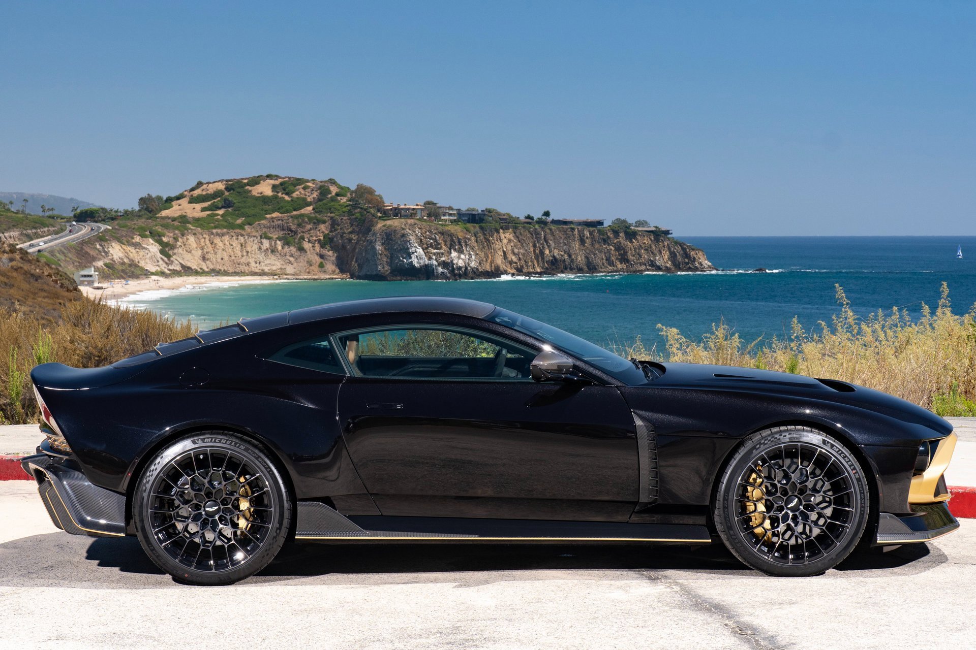 Used 2024 Aston Martin Valour image 80