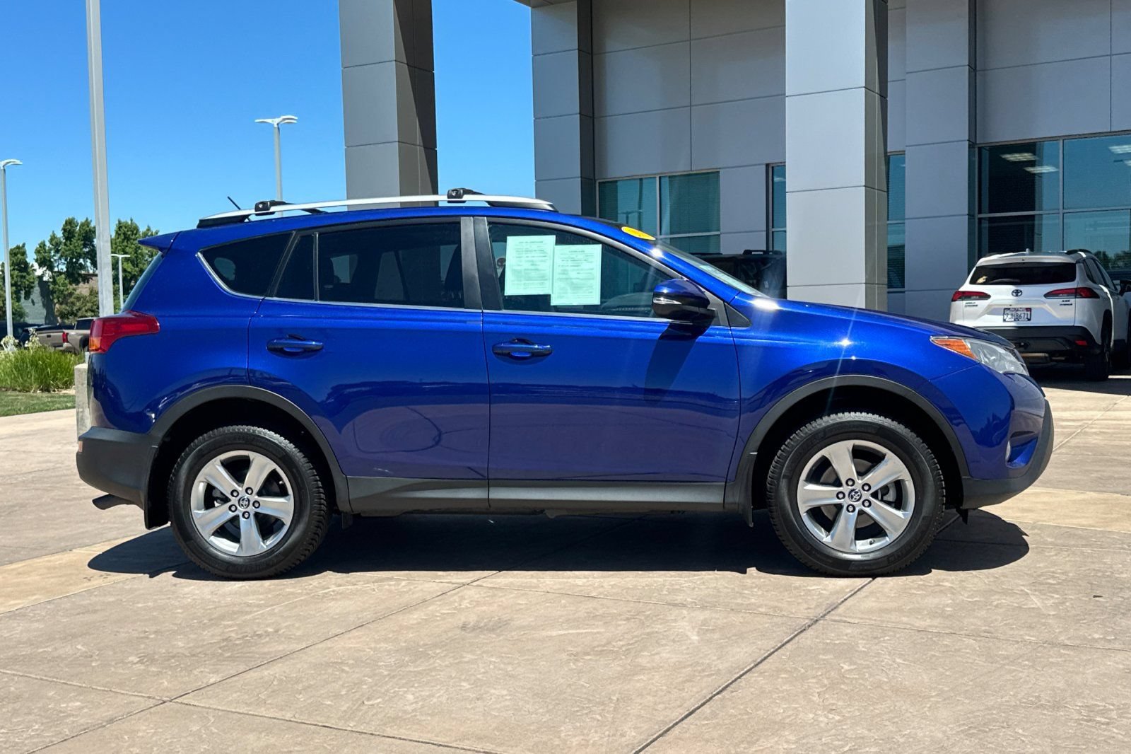 Used 2015 Toyota RAV4 XLE AWD/4WD image 3