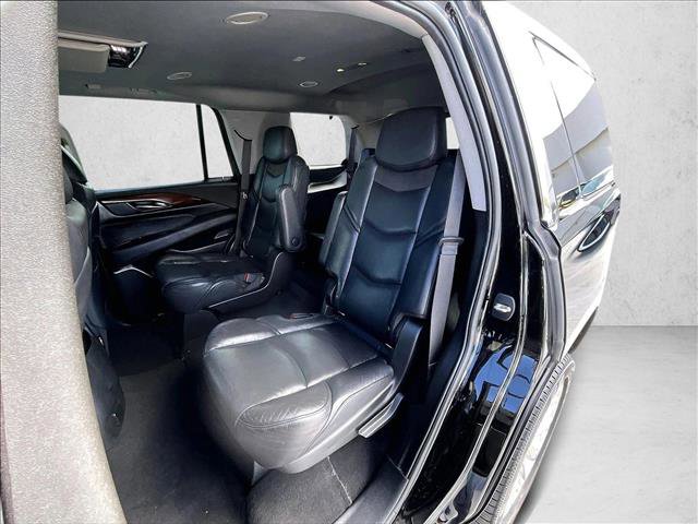 Used 2020 Cadillac Escalade Premium Luxury image 28