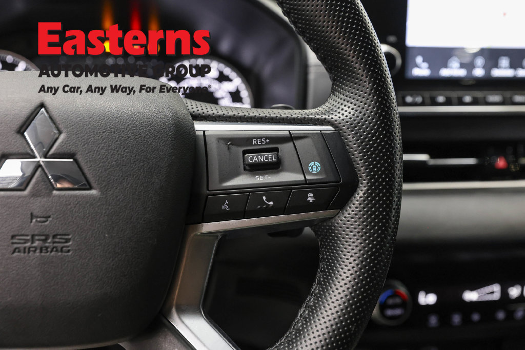 Used 2024 Mitsubishi Outlander SE FWD image 17