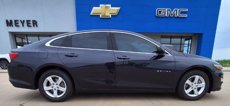 Used 2023 Chevrolet Malibu LS FWD image 1
