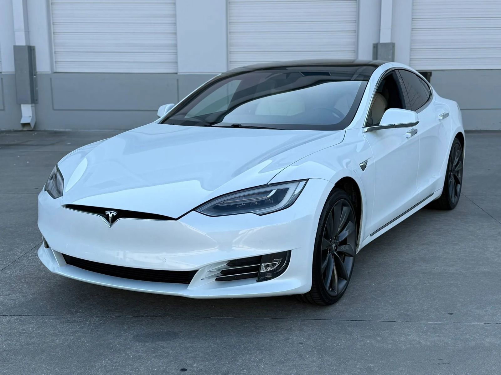 Used 2020 Tesla Model S AWD image 1