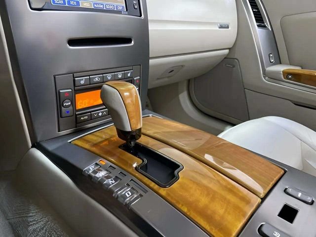 Used 2005 Cadillac XLR RWD image 50