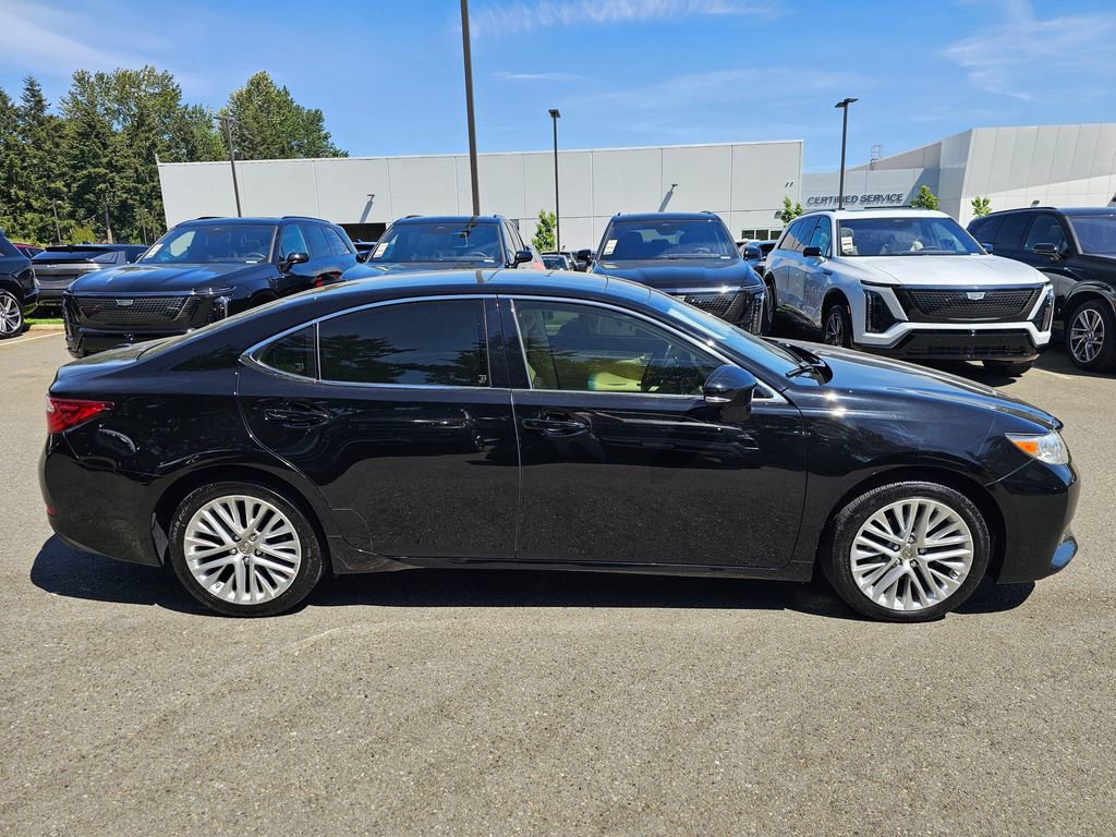Used 2014 Lexus ES 350 w/ Ultra Luxury Package FWD image 6