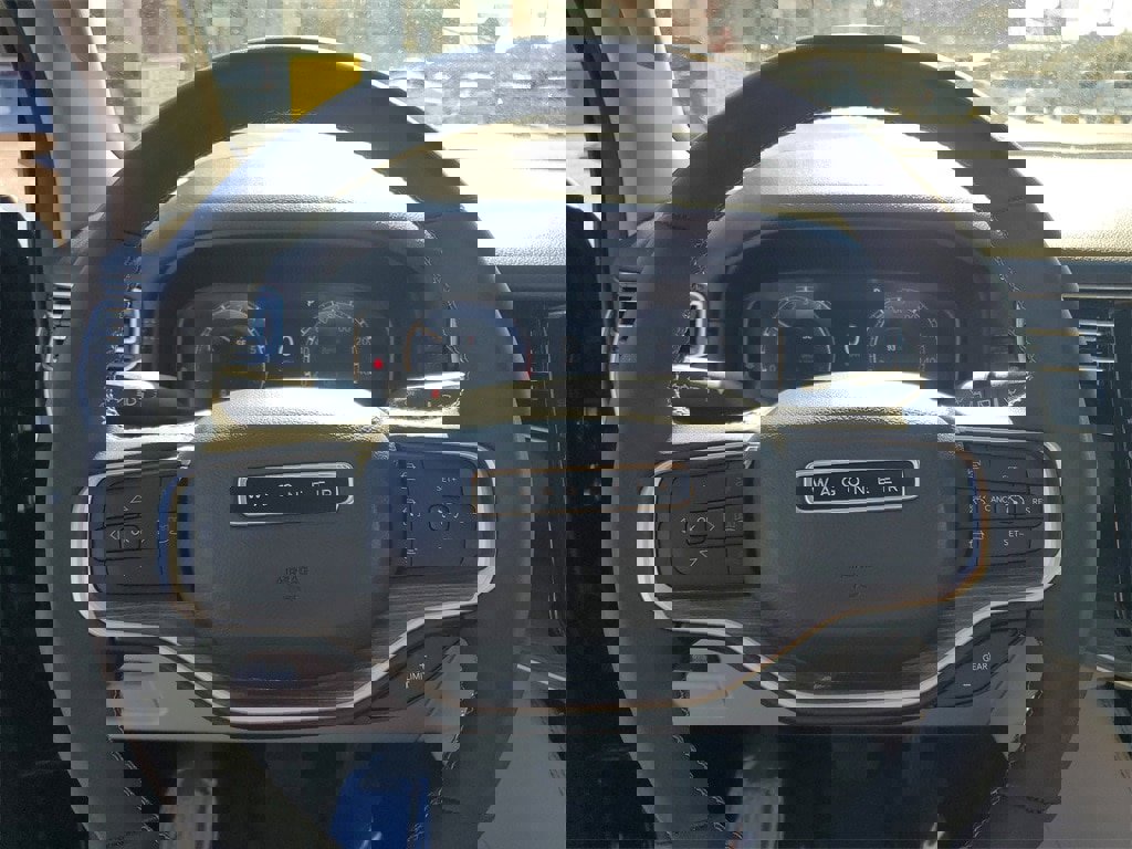 Used 2023 Jeep Wagoneer Series III w/ Preferred Equipment Group image 10