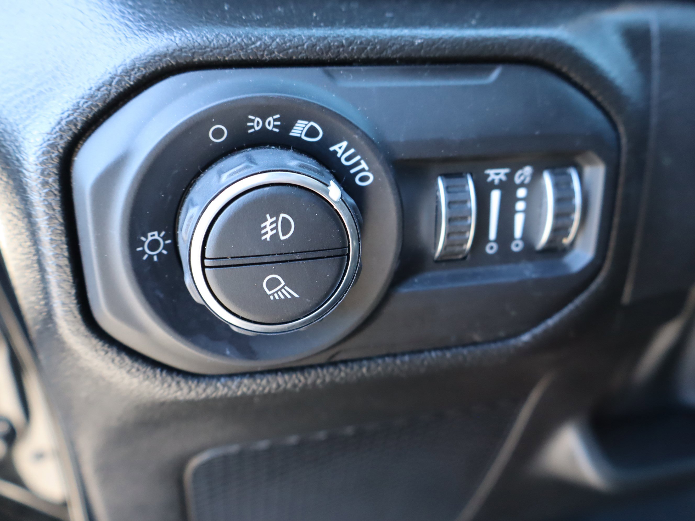 Used 2022 Jeep Gladiator Overland image 21