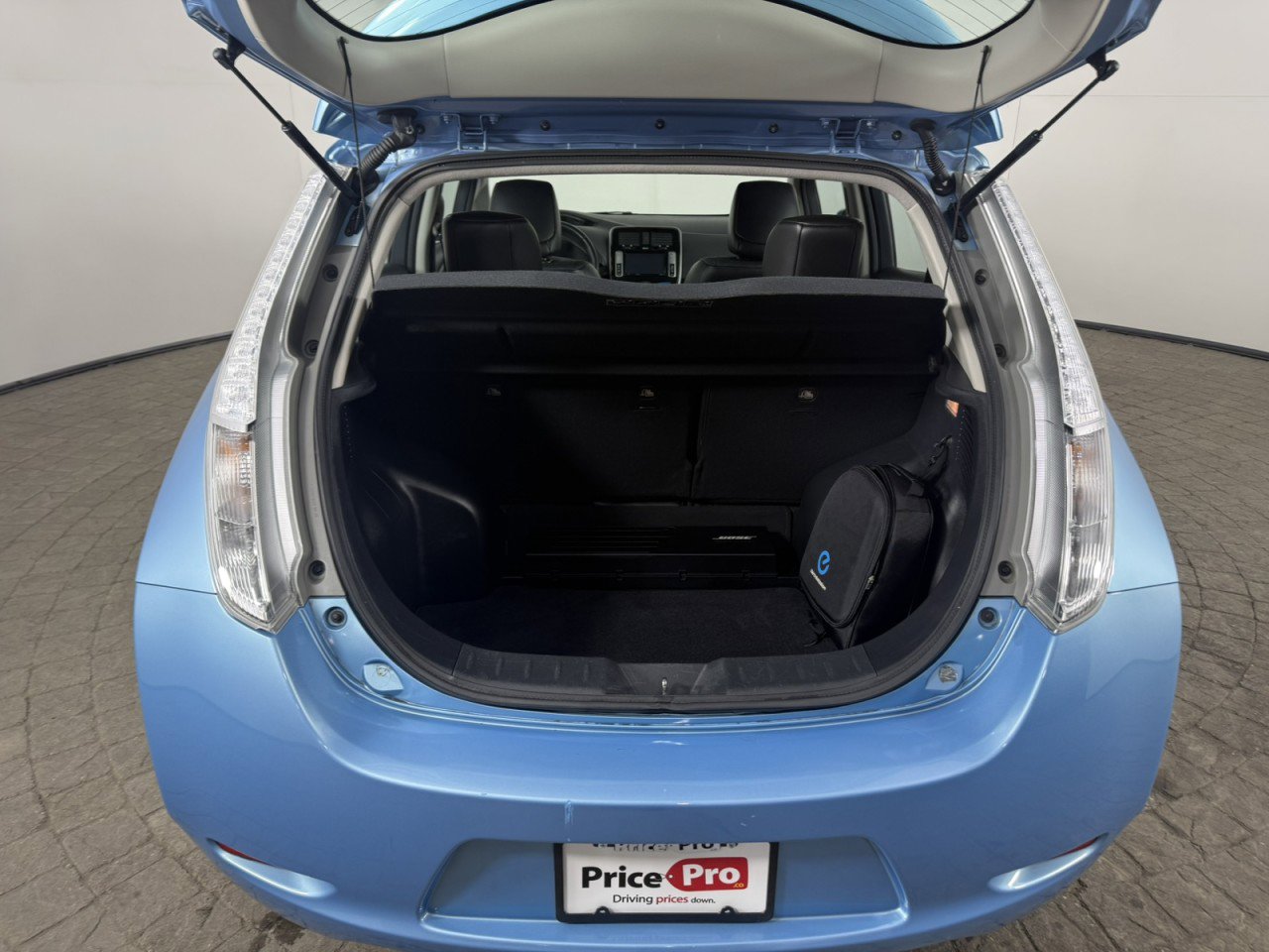 Used 2015 Nissan Leaf SL w/ Premium Package image 7