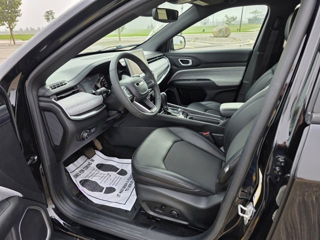 Used 2023 Jeep Compass Latitude w/ Convenience Group image 7