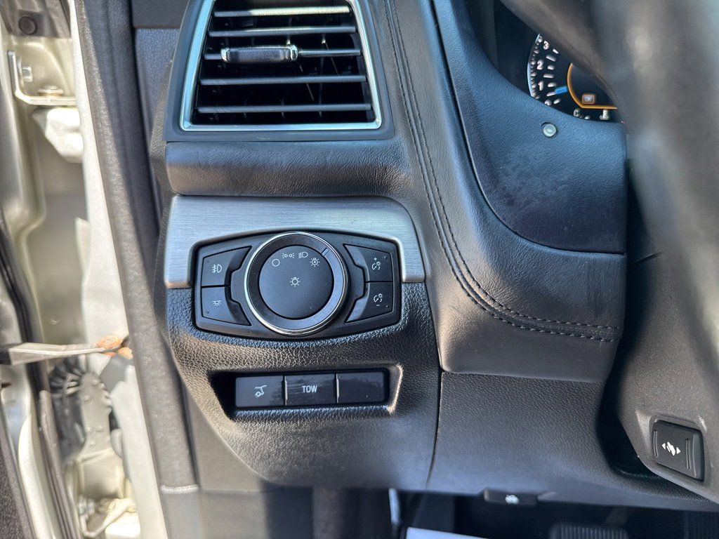 Used 2017 Ford Explorer Platinum image 14