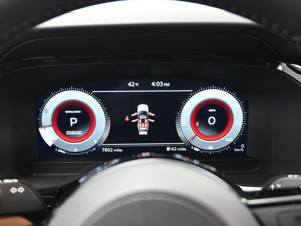 Used 2025 Nissan Pathfinder Platinum image 24