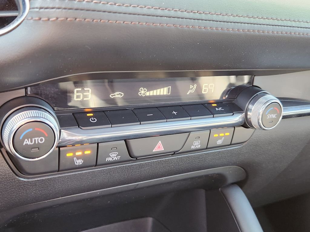 Used 2021 MAZDA MAZDA3 s image 24